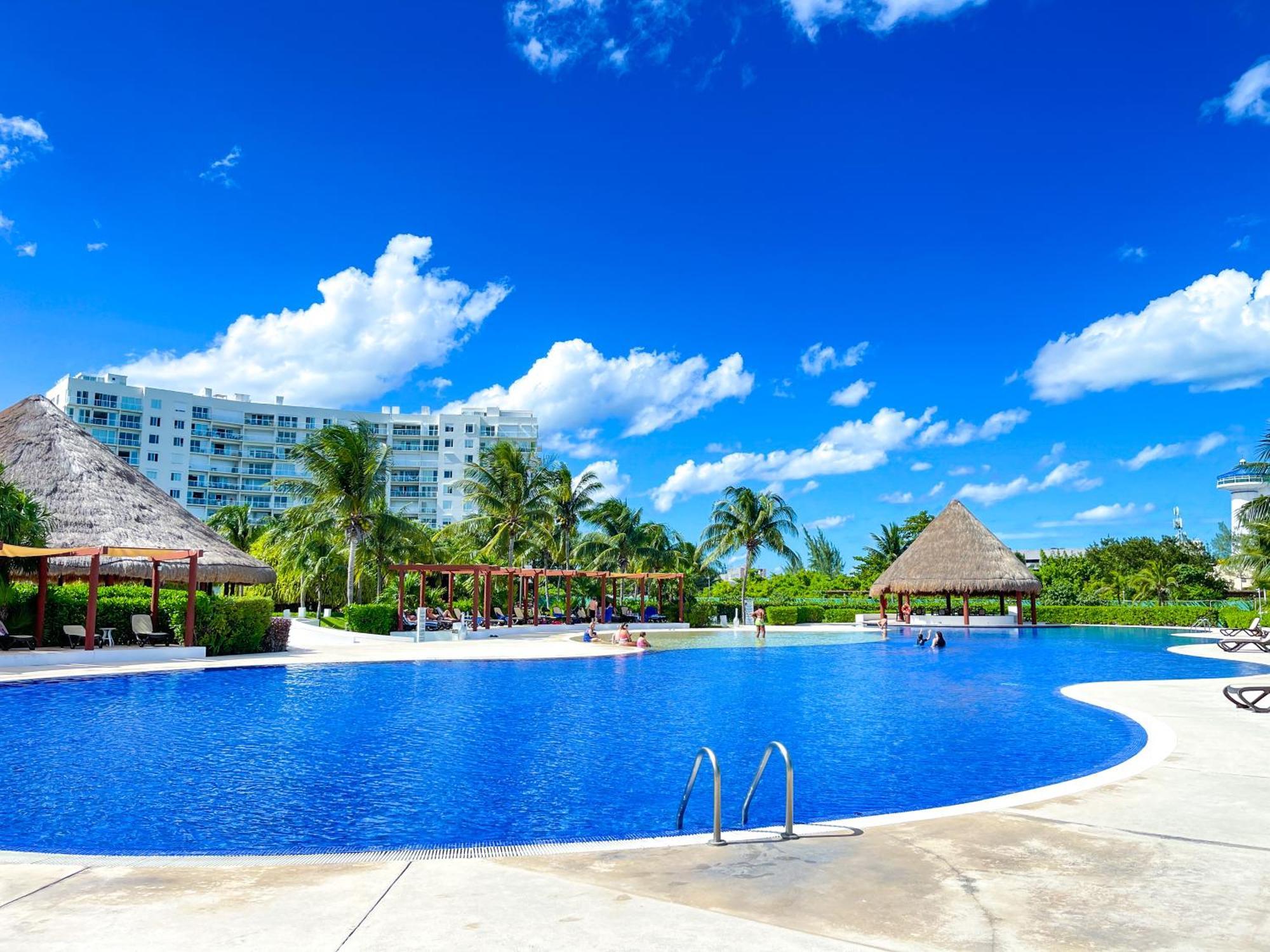 New Beachfront Luxury Apartments Cancún Exteriér fotografie