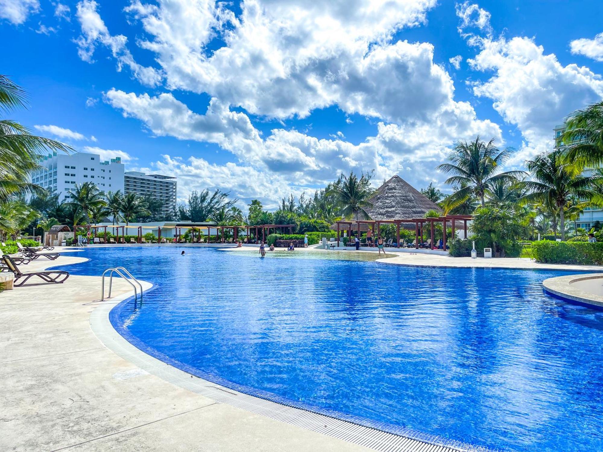 New Beachfront Luxury Apartments Cancún Exteriér fotografie